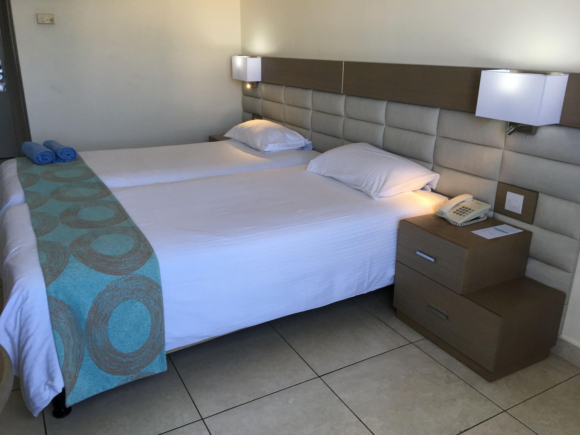 Avanti Hotel Paphos Luaran gambar